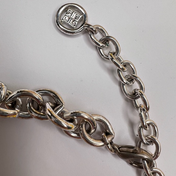 Sold | Givenchy vintage Silver Abstract Logo Tag Choker Chain Necklace - Picture 4 of 10